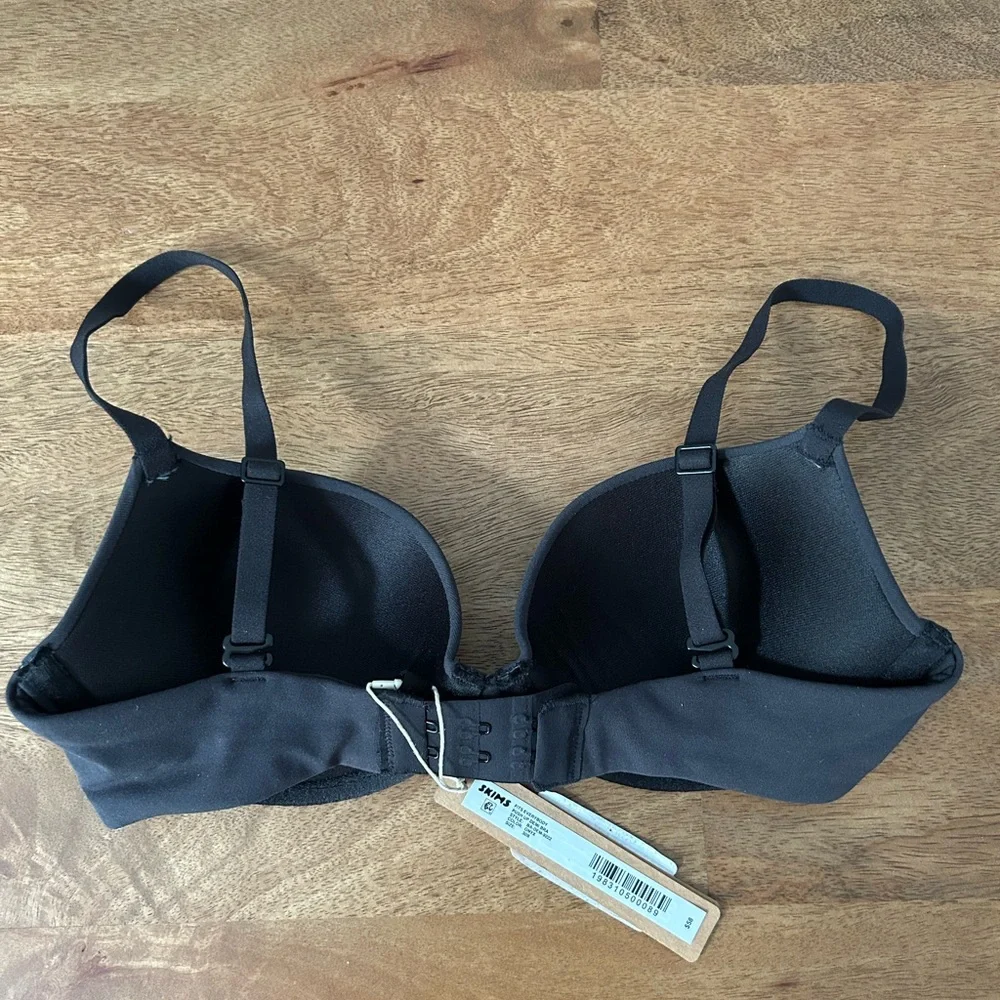 NWT SKIMS Black Fits Everybody Push Up Demi Bra - Picture 2 of 8